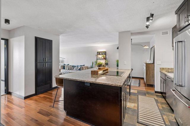 400 Groveland Avenue 1714, Minneapolis, MN 55403