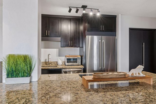 400 Groveland Avenue 1714, Minneapolis, MN 55403