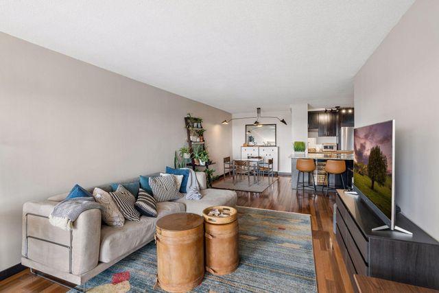 400 Groveland Avenue 1714, Minneapolis, MN 55403
