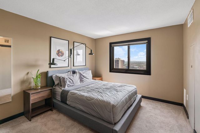 400 Groveland Avenue 1714, Minneapolis, MN 55403