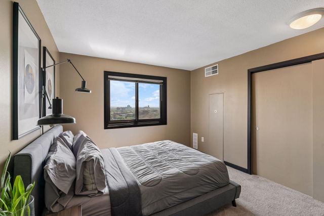 400 Groveland Avenue 1714, Minneapolis, MN 55403