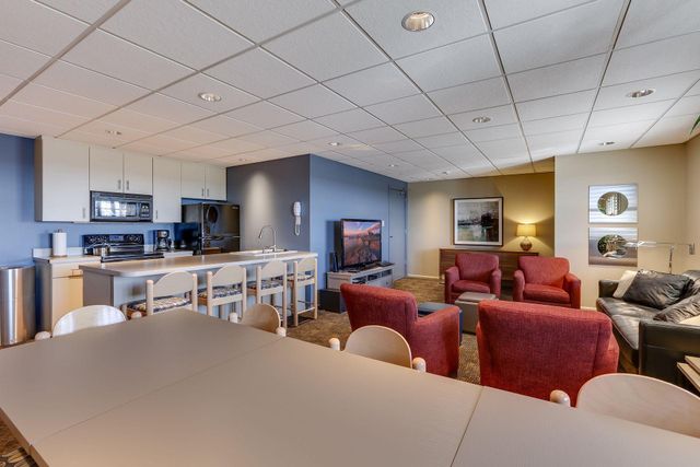 400 Groveland Avenue 1714, Minneapolis, MN 55403