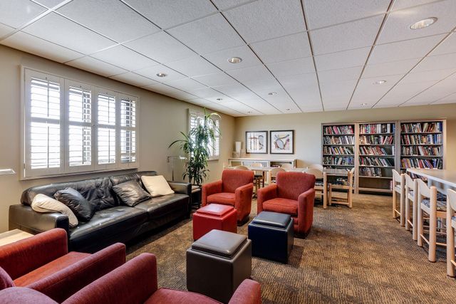 400 Groveland Avenue 1714, Minneapolis, MN 55403