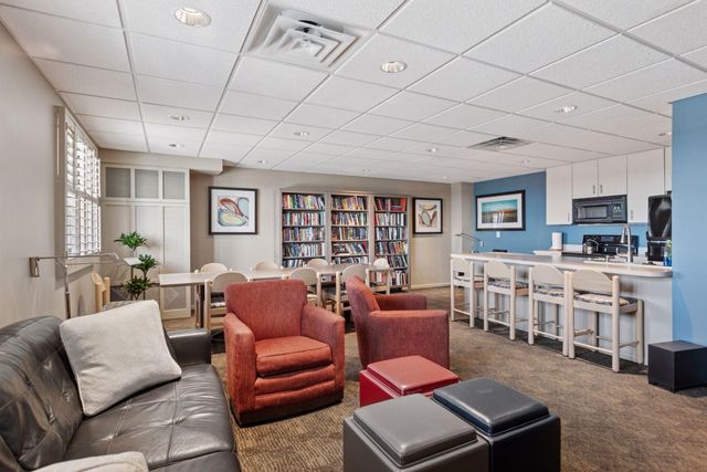 400 Groveland Avenue 1714, Minneapolis, MN 55403