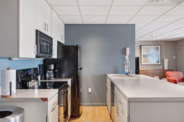 400 Groveland Avenue 1714, Minneapolis, MN 55403