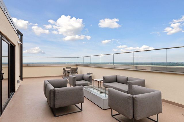 400 Groveland Avenue 1714, Minneapolis, MN 55403