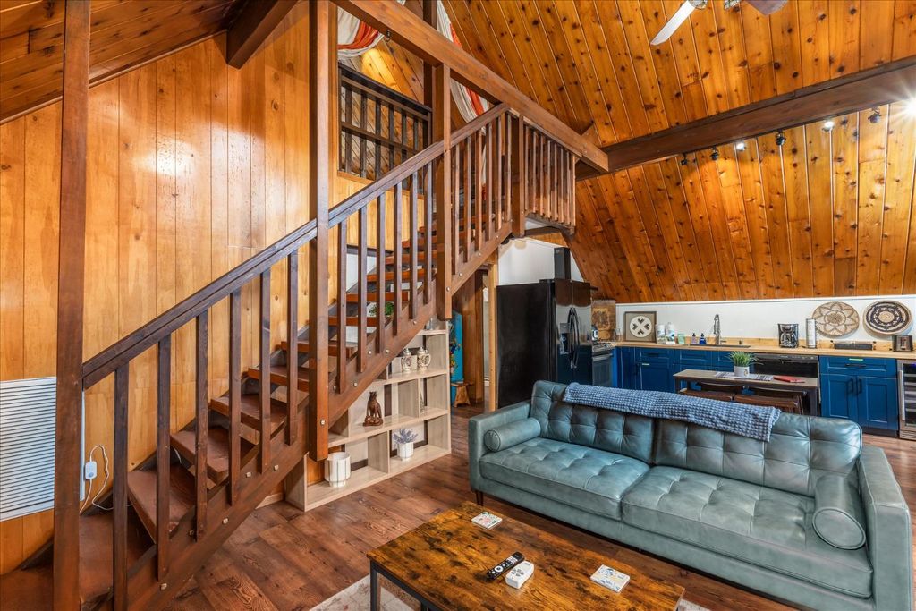 Image 14 of property listing at 52966 Chapparal Drive, Oakhurst, CA 93644