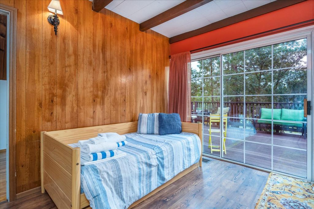 Image 16 of property listing at 52966 Chapparal Drive, Oakhurst, CA 93644