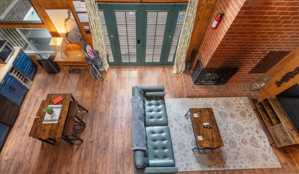 Image 17 of property listing at 52966 Chapparal Drive, Oakhurst, CA 93644