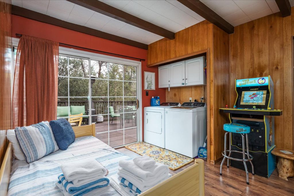 Image 18 of property listing at 52966 Chapparal Drive, Oakhurst, CA 93644