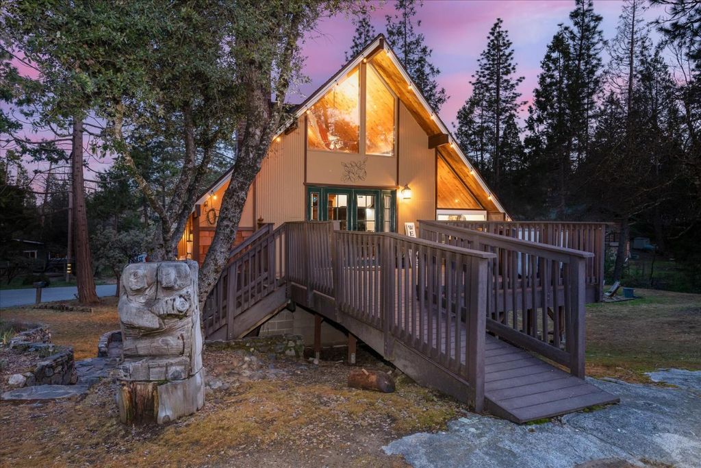 Image 24 of property listing at 52966 Chapparal Drive, Oakhurst, CA 93644