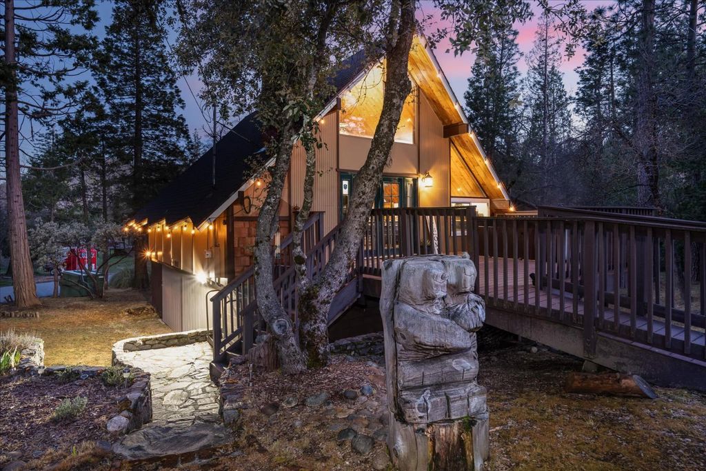 Image 25 of property listing at 52966 Chapparal Drive, Oakhurst, CA 93644