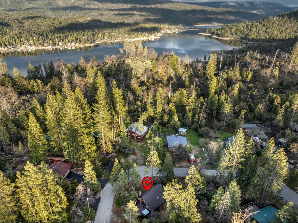 Image 28 of property listing at 52966 Chapparal Drive, Oakhurst, CA 93644