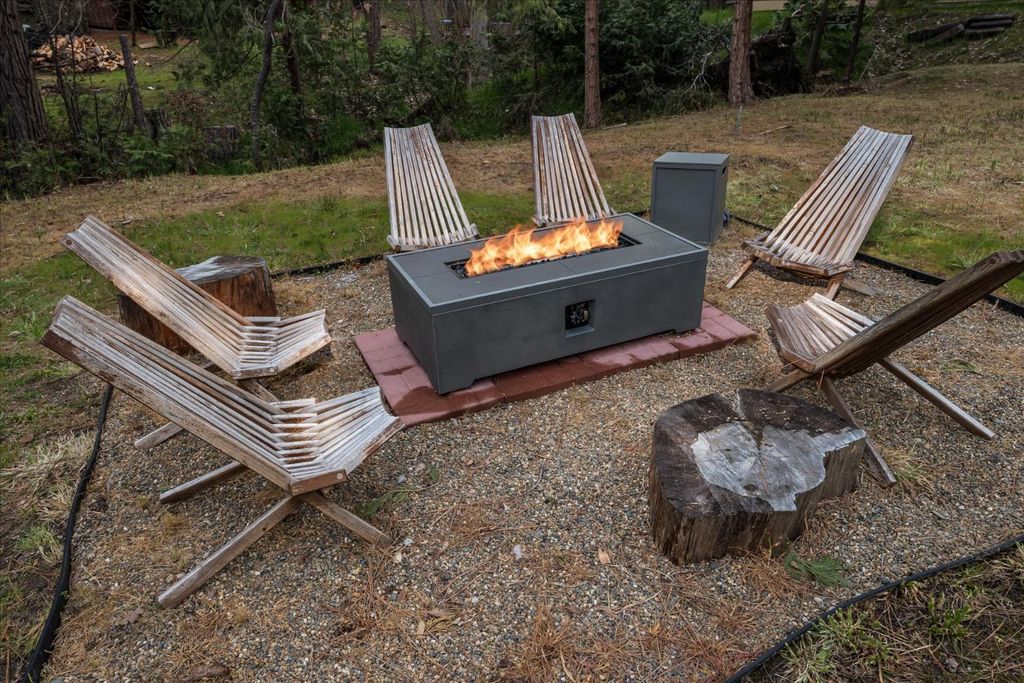 Image 35 of property listing at 52966 Chapparal Drive, Oakhurst, CA 93644