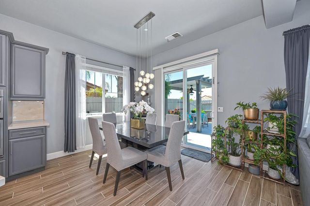 2118 Fawndale Ln, Lincoln, CA 95648