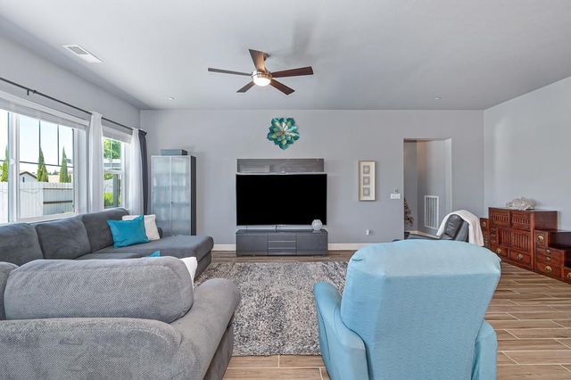 2118 Fawndale Ln, Lincoln, CA 95648