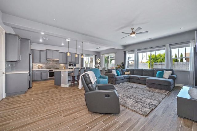 2118 Fawndale Ln, Lincoln, CA 95648