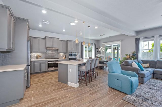 2118 Fawndale Ln, Lincoln, CA 95648