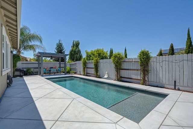 2118 Fawndale Ln, Lincoln, CA 95648