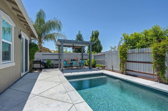 2118 Fawndale Ln, Lincoln, CA 95648