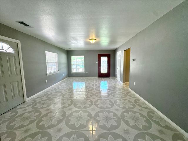 1705 Oak Lea Drive, Irving, TX 75061