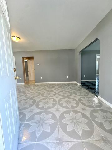 1705 Oak Lea Drive, Irving, TX 75061