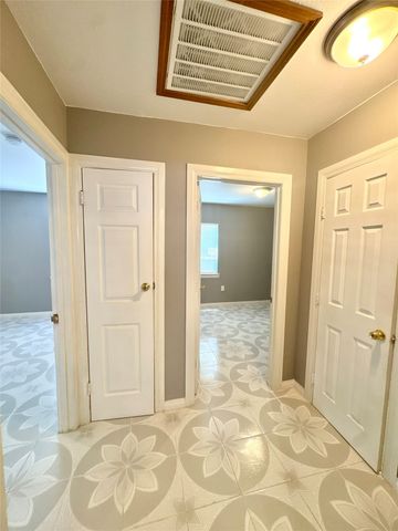 1705 Oak Lea Drive, Irving, TX 75061