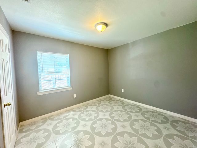 1705 Oak Lea Drive, Irving, TX 75061