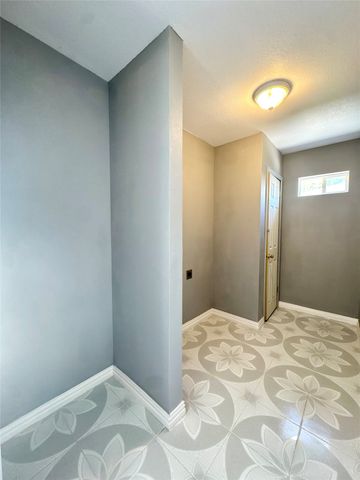 1705 Oak Lea Drive, Irving, TX 75061