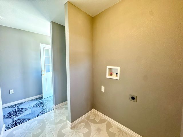 1705 Oak Lea Drive, Irving, TX 75061