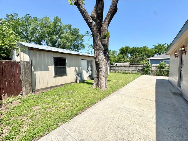 1705 Oak Lea Drive, Irving, TX 75061