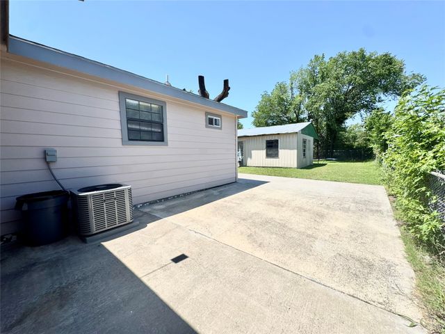 1705 Oak Lea Drive, Irving, TX 75061