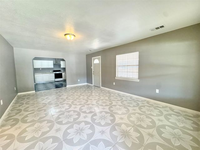 1705 Oak Lea Drive, Irving, TX 75061
