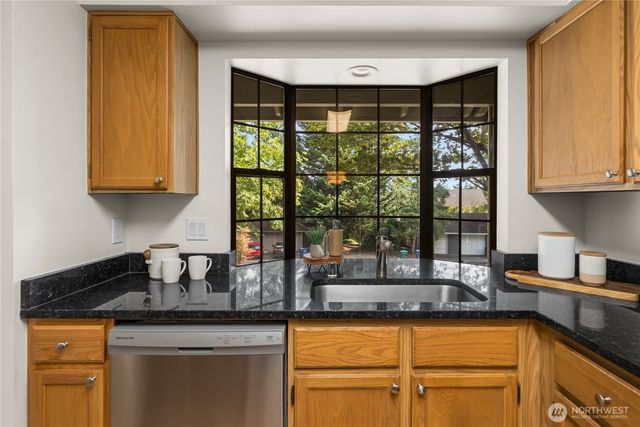 8615 139th Avenue NE, Redmond, WA 98052