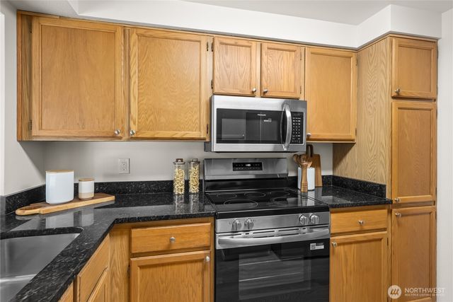 8615 139th Avenue NE, Redmond, WA 98052