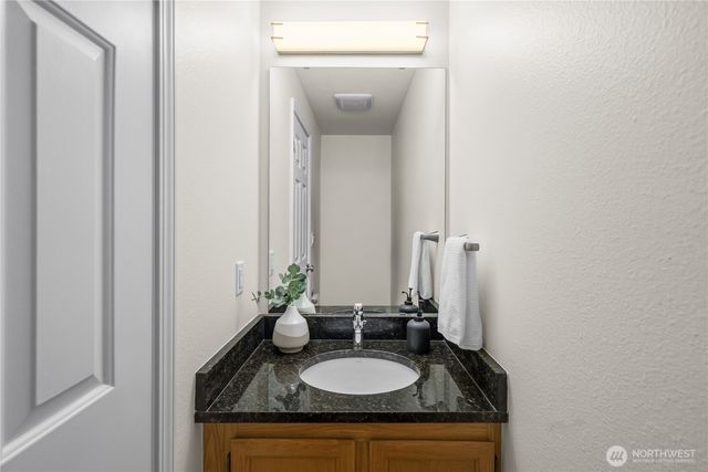 8615 139th Avenue NE, Redmond, WA 98052