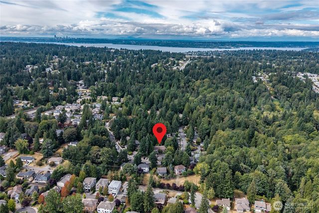 8615 139th Avenue NE, Redmond, WA 98052