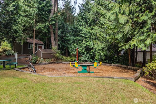 8615 139th Avenue NE, Redmond, WA 98052
