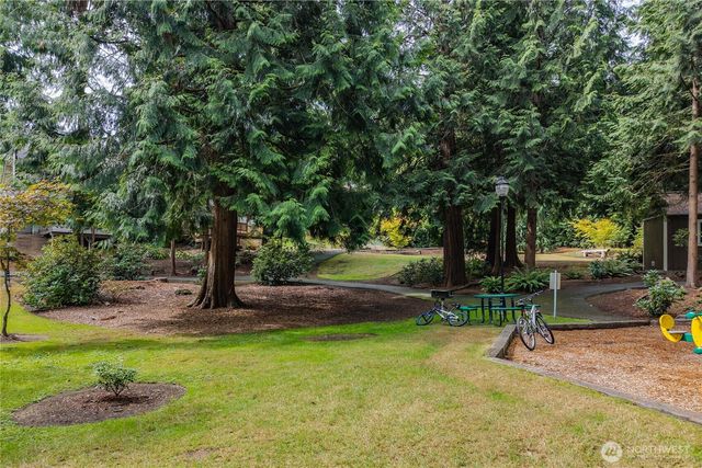 8615 139th Avenue NE, Redmond, WA 98052