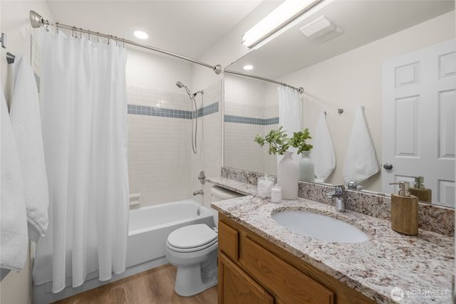 8615 139th Avenue NE, Redmond, WA 98052