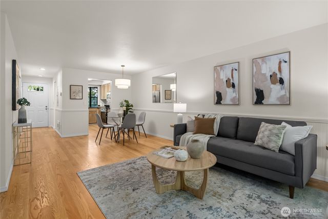 8615 139th Avenue NE, Redmond, WA 98052