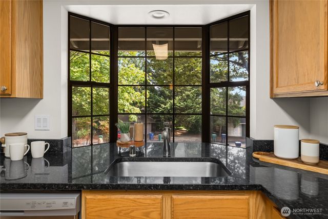 8615 139th Avenue NE, Redmond, WA 98052