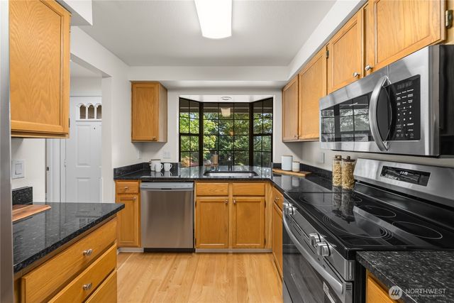 8615 139th Avenue NE, Redmond, WA 98052