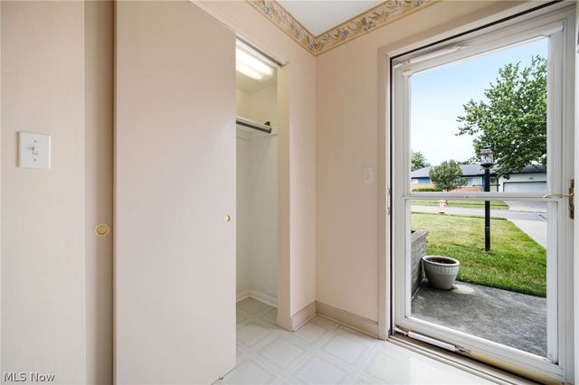 2475 Robinhood Drive, Parma, OH 44134