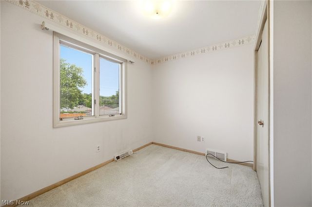 2475 Robinhood Drive, Parma, OH 44134