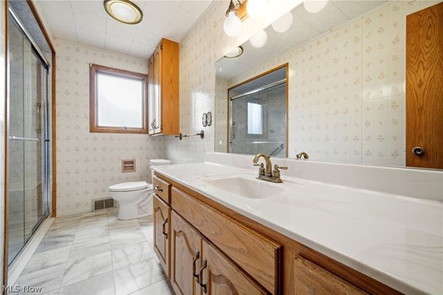 2475 Robinhood Drive, Parma, OH 44134