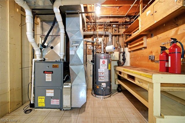 2475 Robinhood Drive, Parma, OH 44134