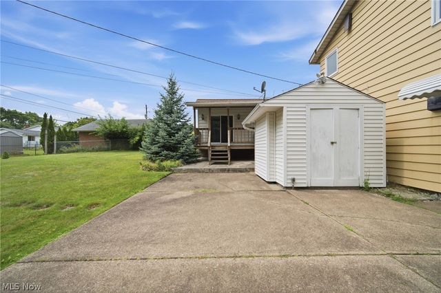 2475 Robinhood Drive, Parma, OH 44134