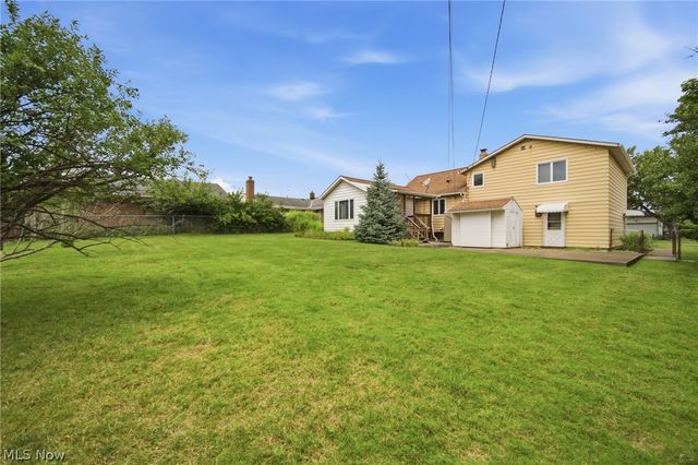 2475 Robinhood Drive, Parma, OH 44134