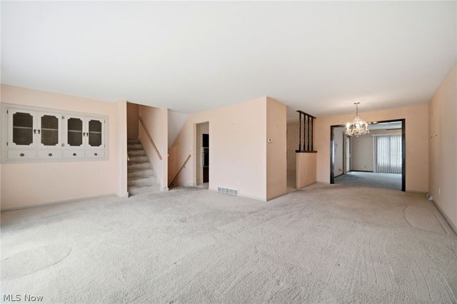 2475 Robinhood Drive, Parma, OH 44134